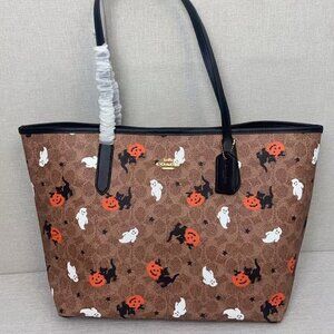Halloween Signature Coach Tote (cw450)